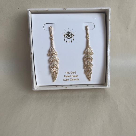 Eye Candy LA The Luxe Collection Leaf Drop Gold Cocktail Cubic Zirconia Earrings - Picture 3 of 5